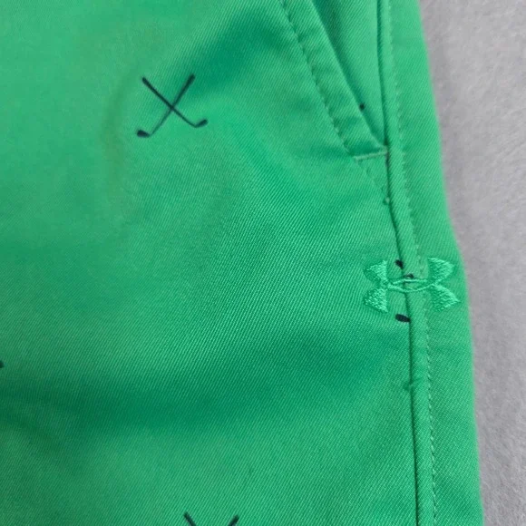 Under Armour Golf Shorts Boys Size 20 Green Embroidered Clubs HeatGear Loose - Picture 3 of 11
